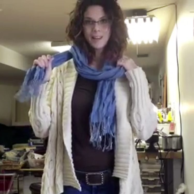 A video tutorial on how to tie a scarf