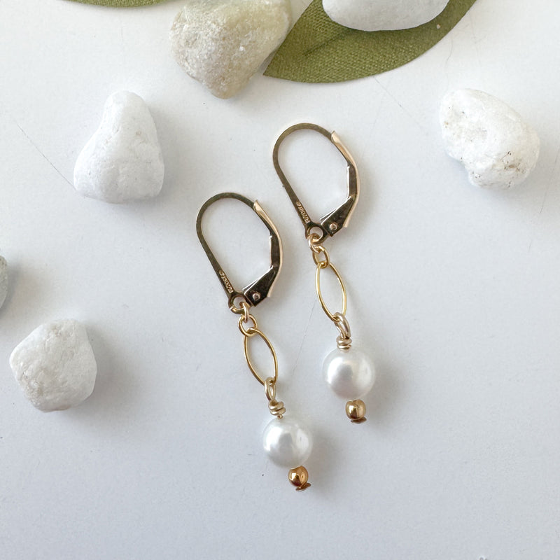 Freshwater pearl gold dangle drop Earrings