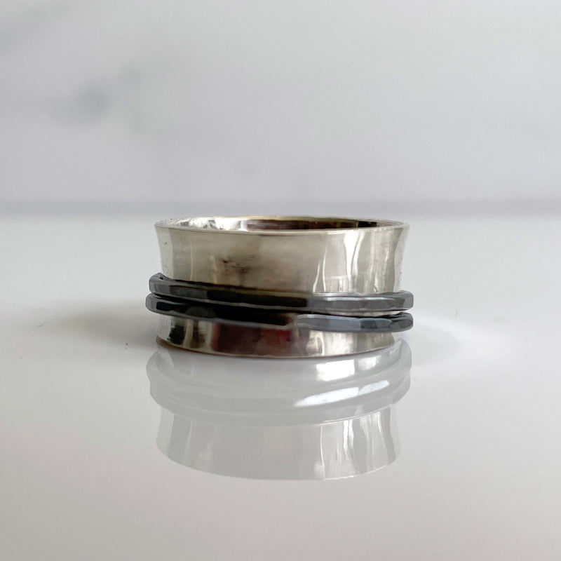 Silver spinner ring